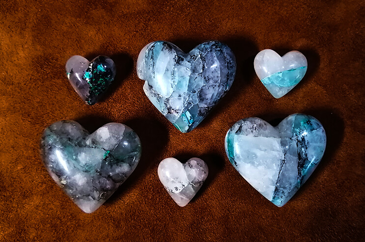 Chrysocolla in Quartz hearts