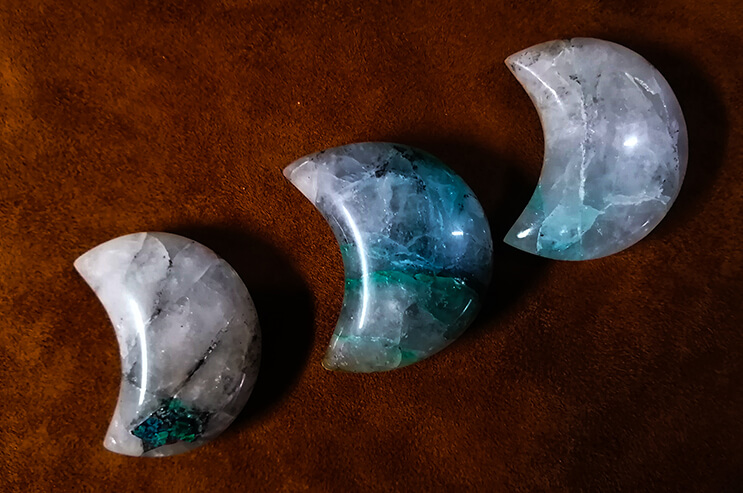 Chrysocolla in Quartz moons