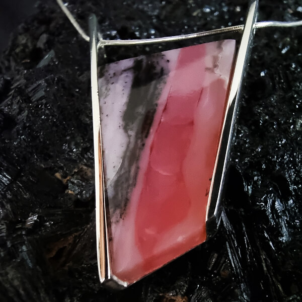 Bauhaus Pink Opal pendant 01 f en Bauhaus Style pendant made from Sterling silver and Pink Opal