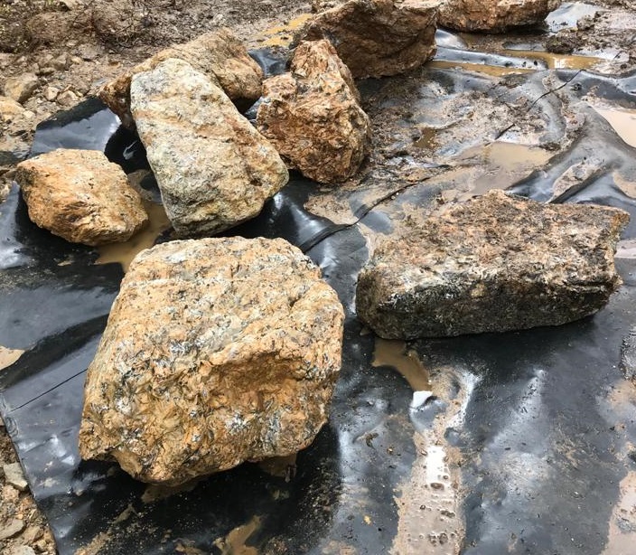 Canadian pinolite rough quarry stone