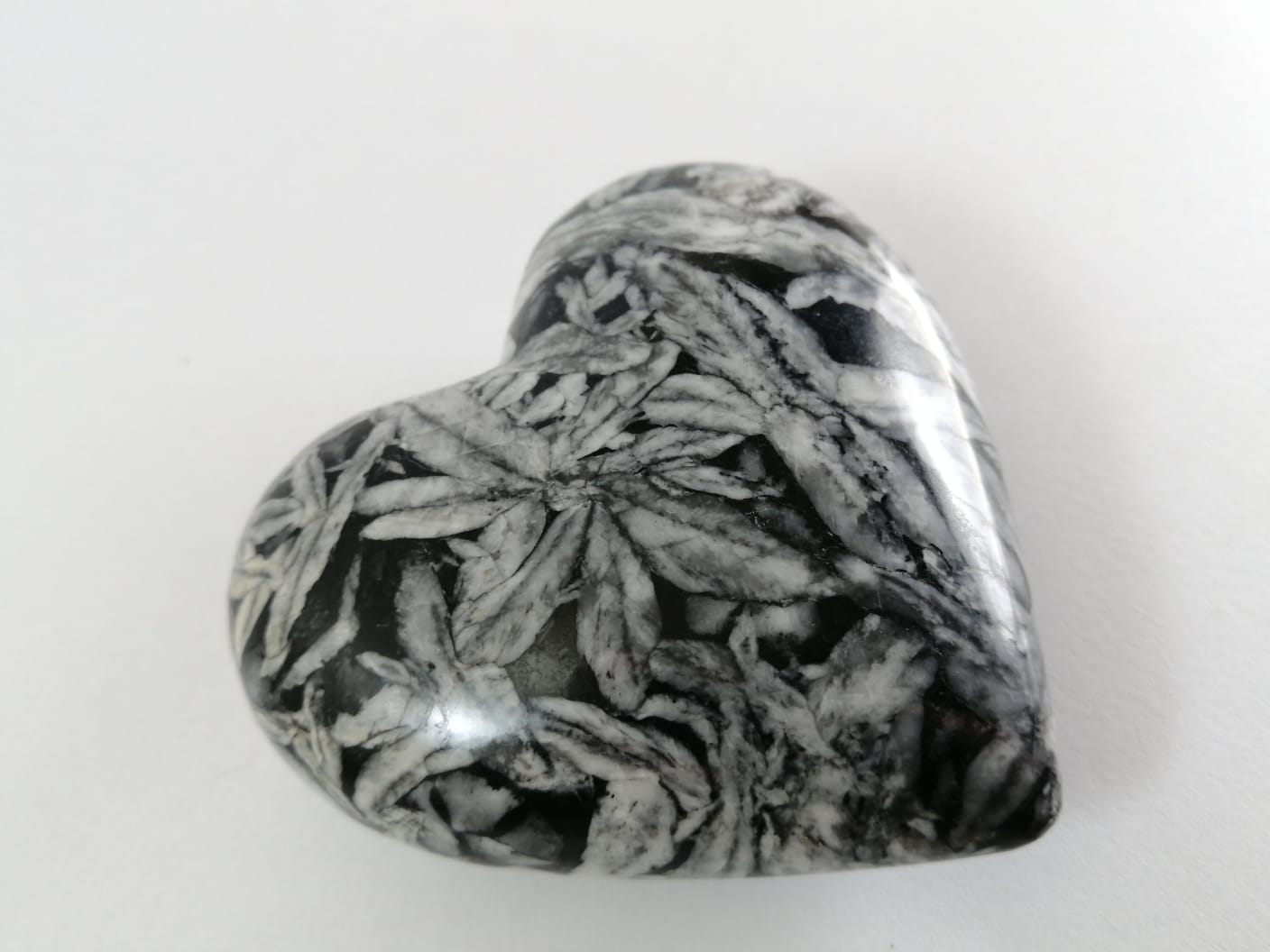 Carved canadian pinolite heart