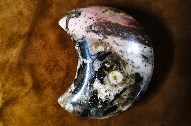 Peruvian Pink boulder Opal moon