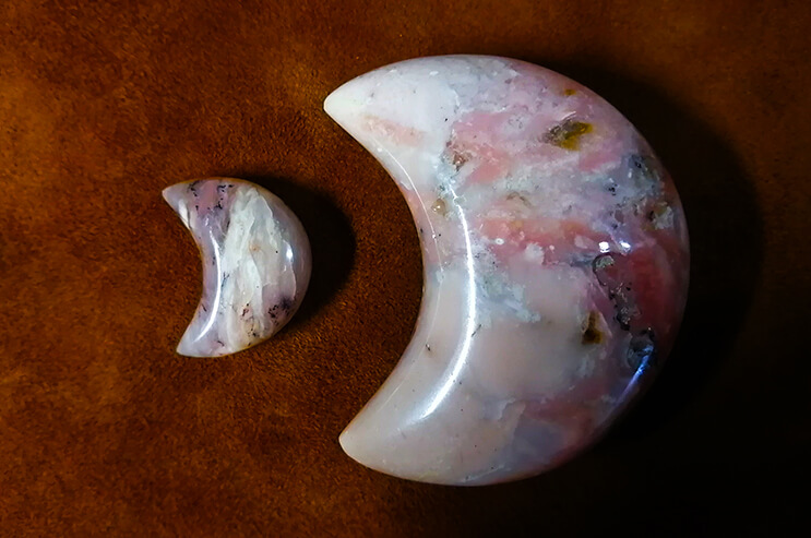 Peruvian Pink boulder Opal moons