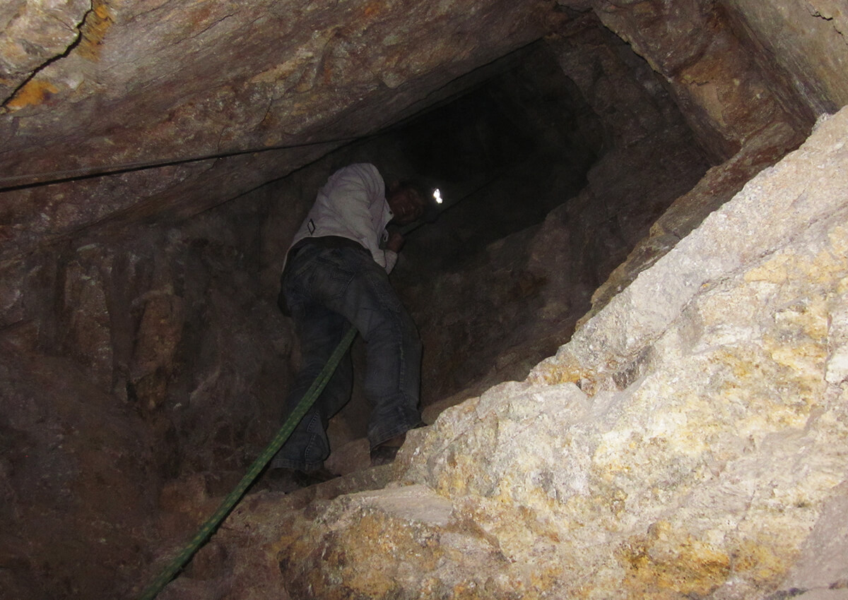 Artisan mining in Peru