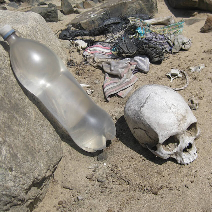 Dead miner in peruvian desert c2 en