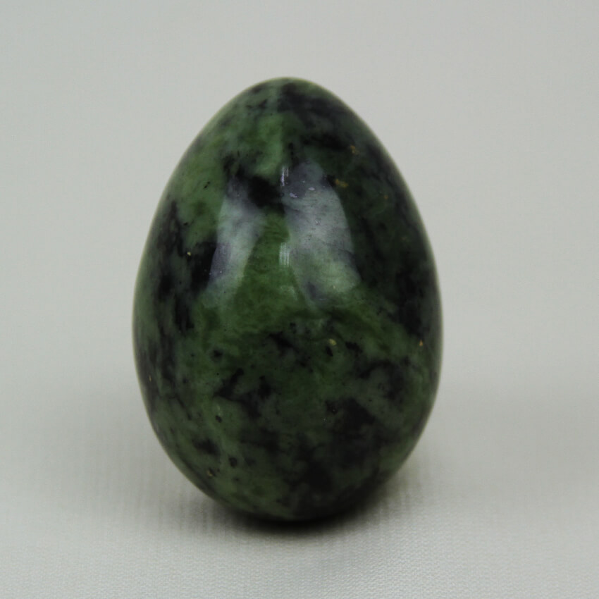 Green jade nephrite egg
