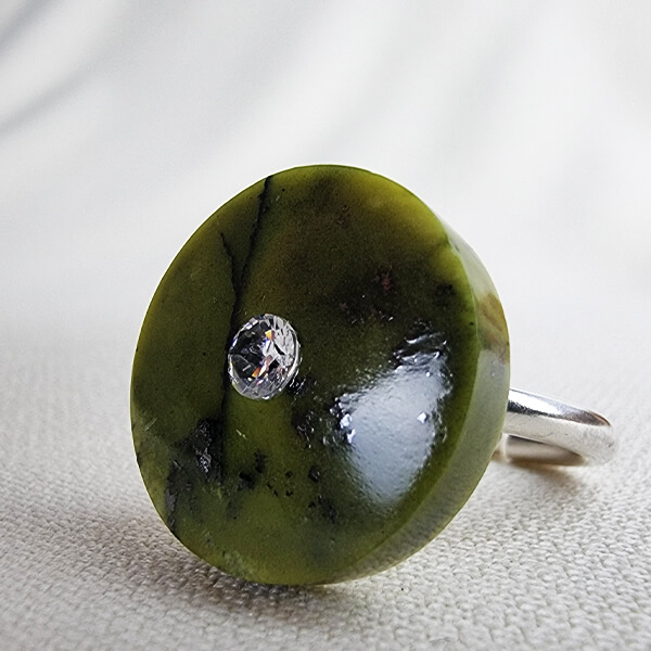 Collection Orbita: silver ring with Serpentinite disk
