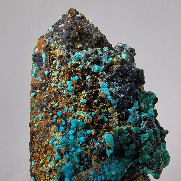 ESP368b Quartz crystal cluster with chrysocolla and malachite from Tentadora mine Peru ti