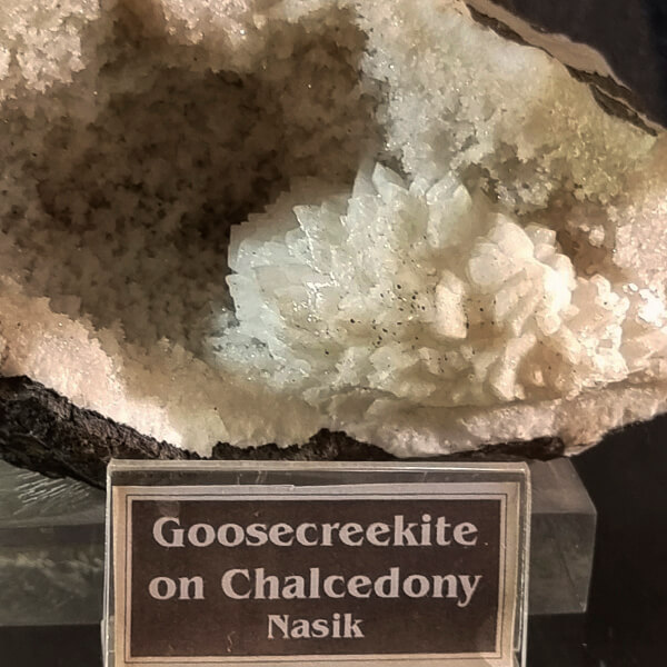 Goosecreekite on chalcedony from Nasik india