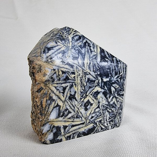 Canadian Pinolite Flower vase ethical crystals gemrock 01