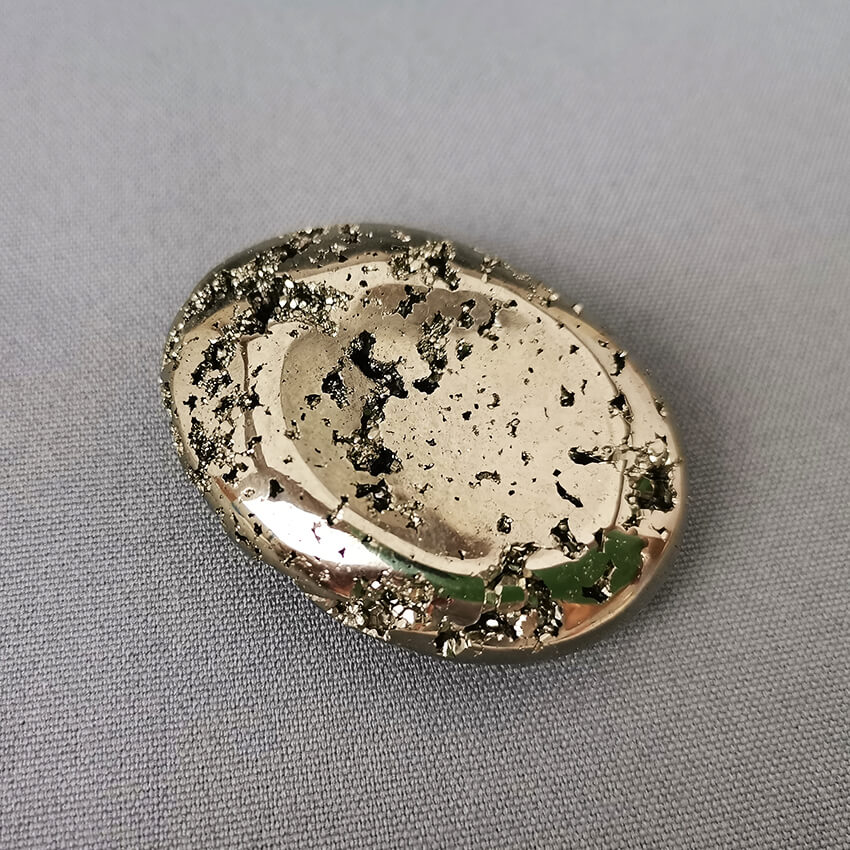 Chispa Pyrite worry stone ethical crystals gemrock 01