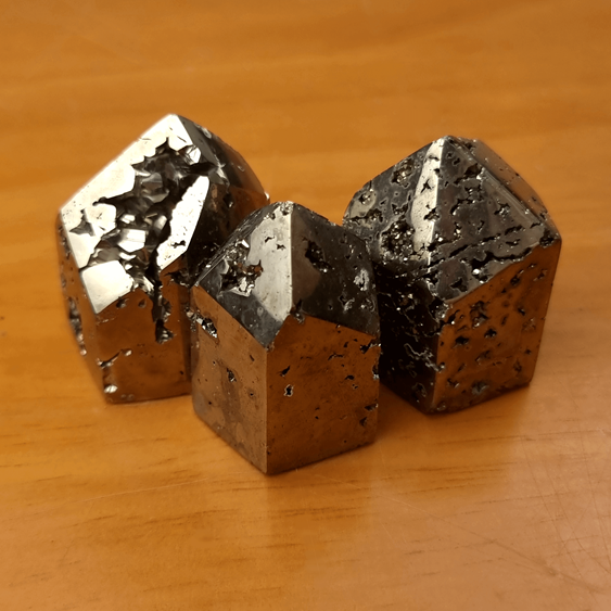 Chispa-top pyrite free forms ethical crystal Gemrock