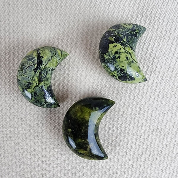 Serpentinite Moon ethical crystals Gemrock