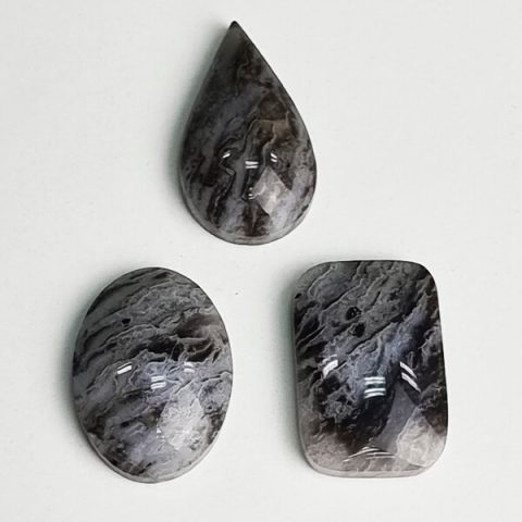 Black iris Opal cabuchon ethical crystals and jewelry Gemrock Black iris Opal Gemstone quality standard 02