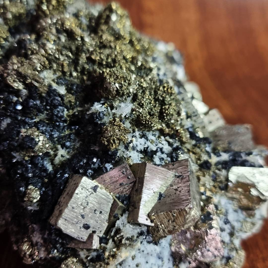pyrite chalcopyrite sphalerite quartz clear out sale offer