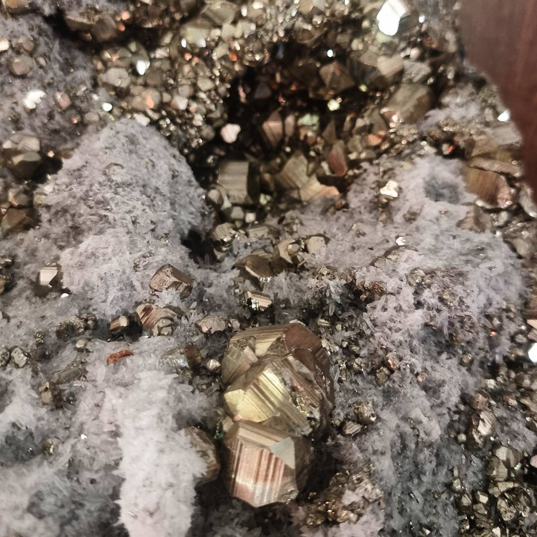 pyritohedron pyrite crystals on quartz clearance sales offer