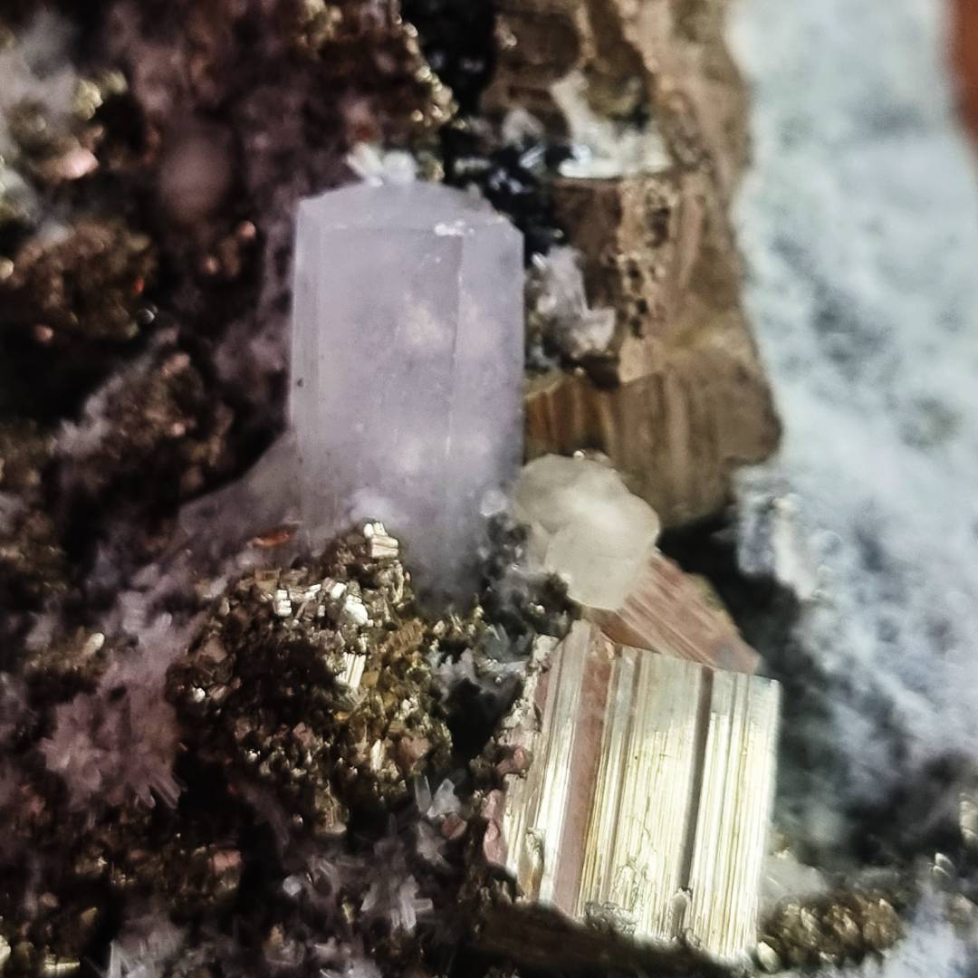 pyrite chalcopyrite sphalerite fluorescent calcite quartz crystal cluster clearance sales offer