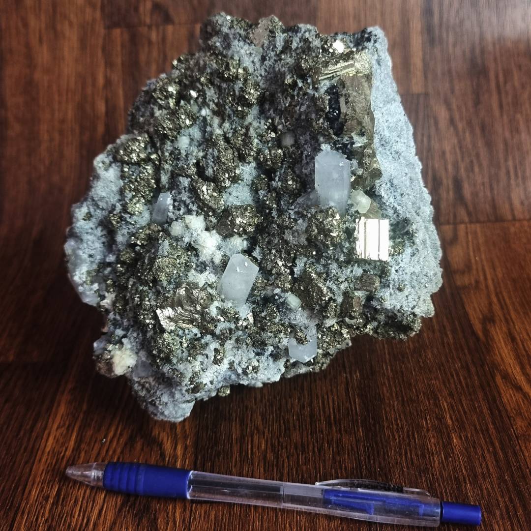 pyrite chalcopyrite sphalerite fluorescent calcite quartz crystal cluster clearance sales offer