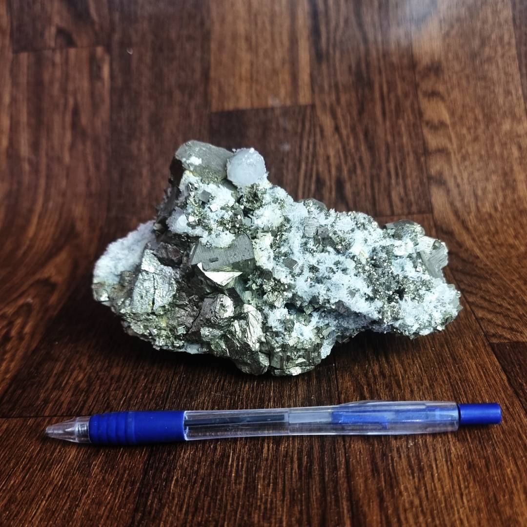 pyrite chalcopyrite sphalerite fluorescent calcite quartz crystal cluster clearance sales offer