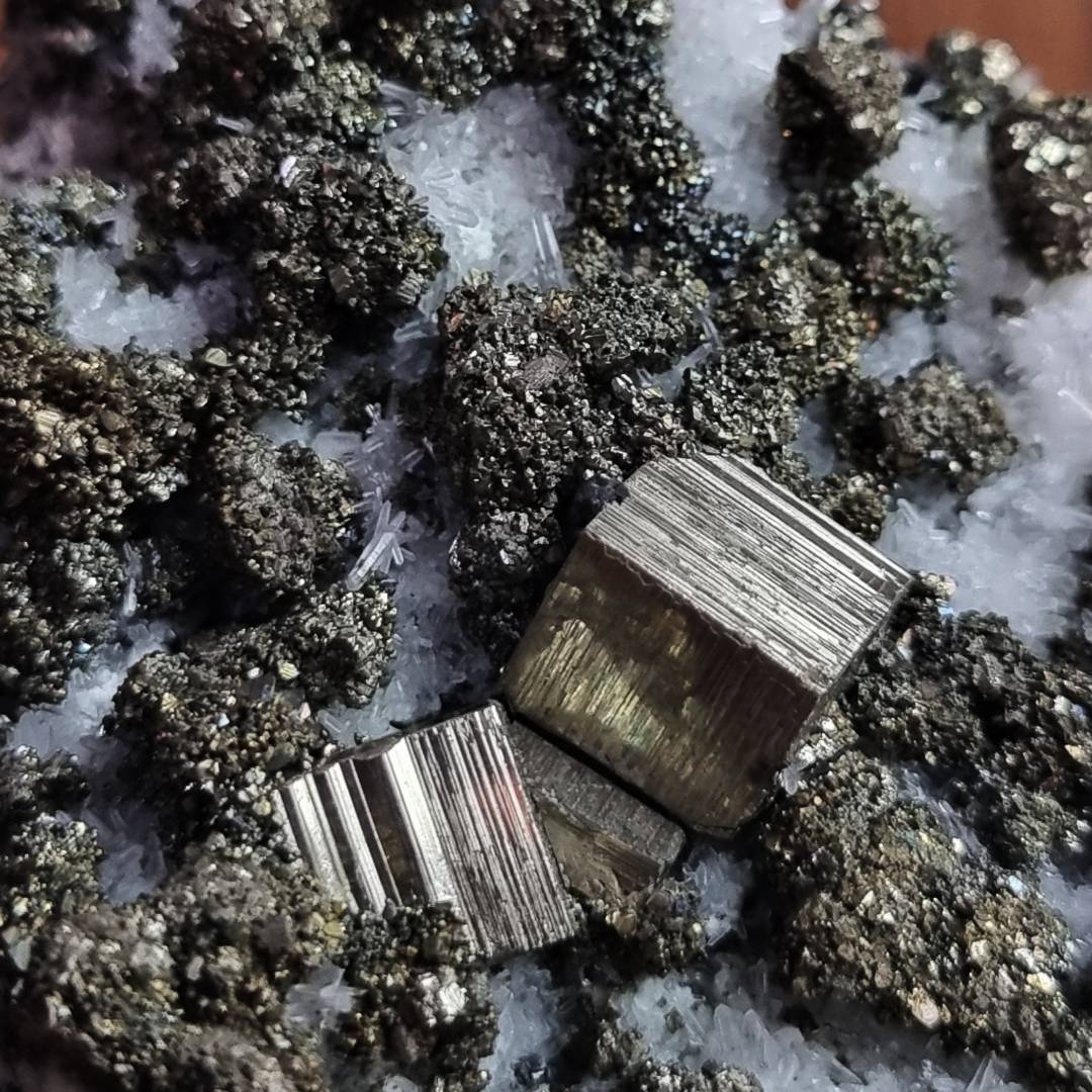 pyrite chalcopyrite sphalerite quartz clearance sales offer