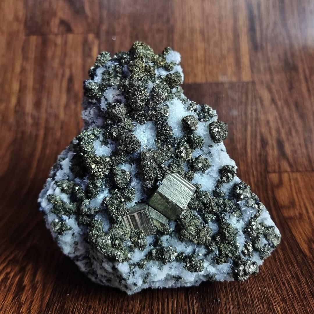 pyrite chalcopyrite sphalerite quartz clearance sales offer