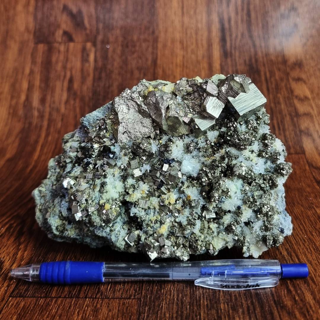 pyrite chalcopyrite sphalerite quartz clearance sales offer
