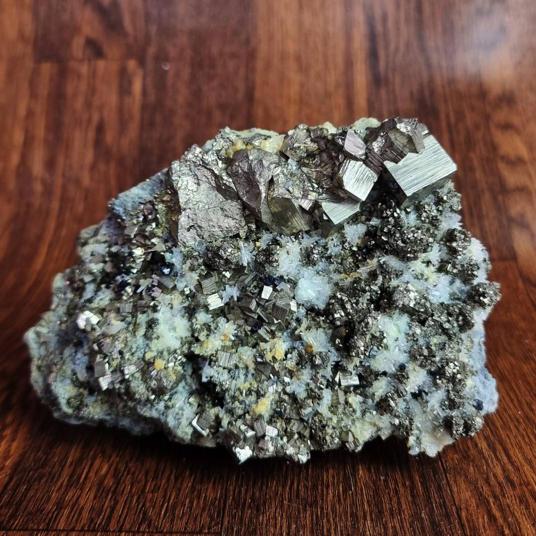pyrite chalcopyrite sphalerite quartz clearance sales offer