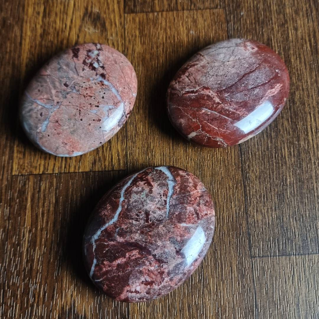 Huanucite palmstones clearance sale offer