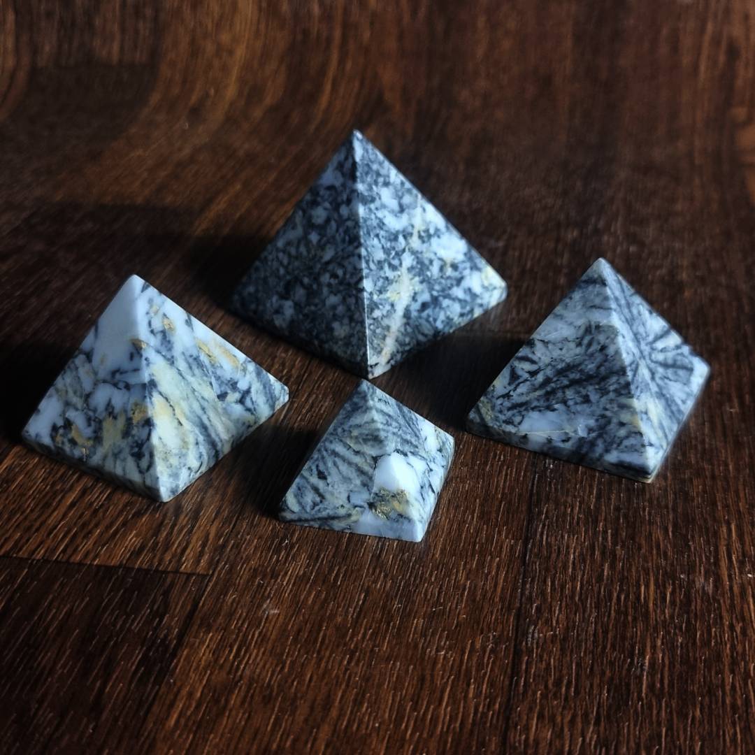 canadian pinolite Pyramiden clearance sale offer