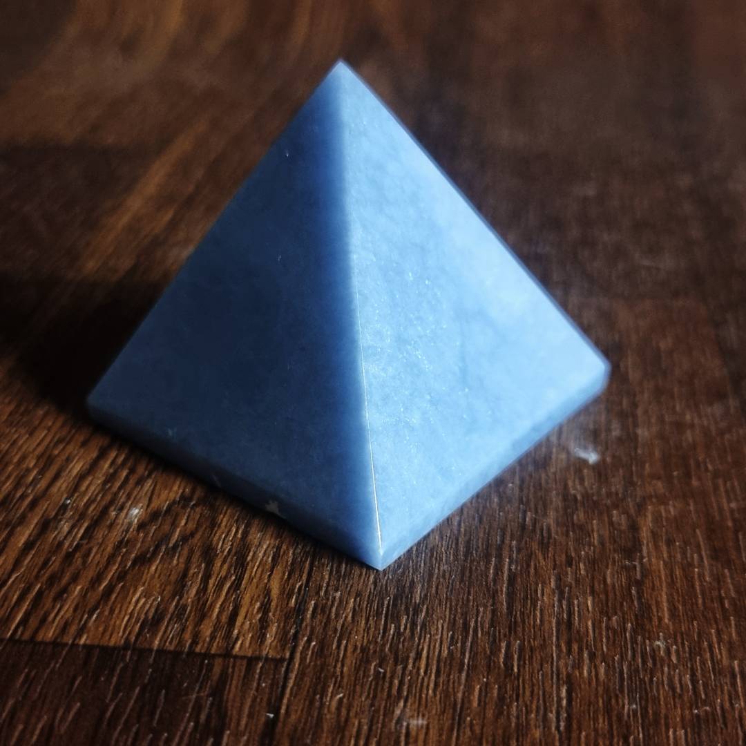 Angelite Pyramiden clearance sale offer