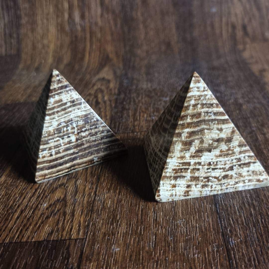 Aragonite Pyramiden clearance sale offer