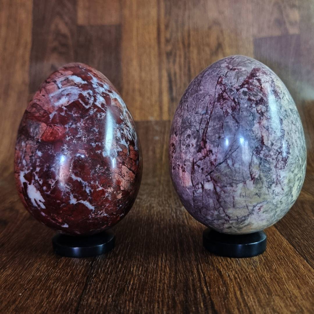 Huge hand-made huanucite eggs clearance sale offer