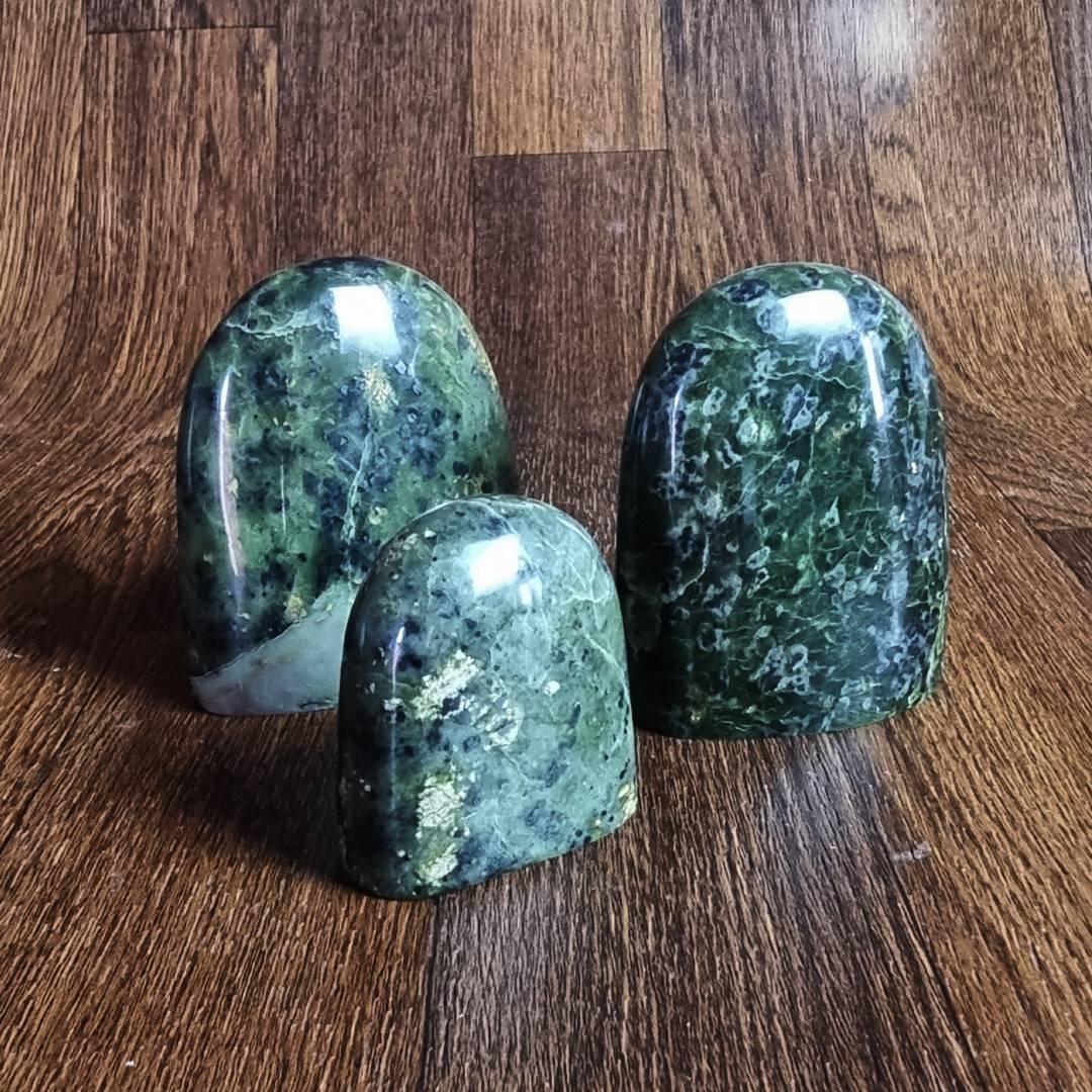 tongue-shaped green jade free-forms clearance sale offer