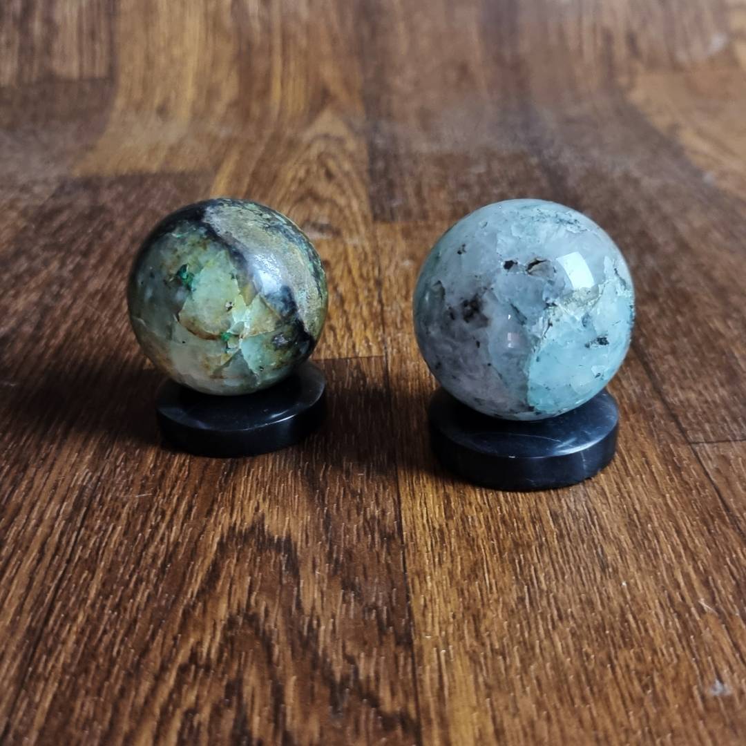 Quartz with Chrysocolla spheres Clearance sale offer