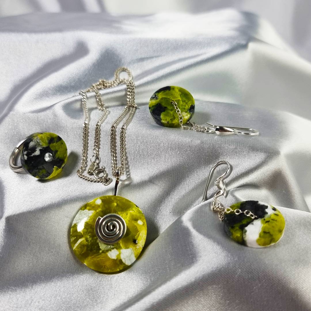 Collection orbita in lizardite bauhaus style gemrock jewelry